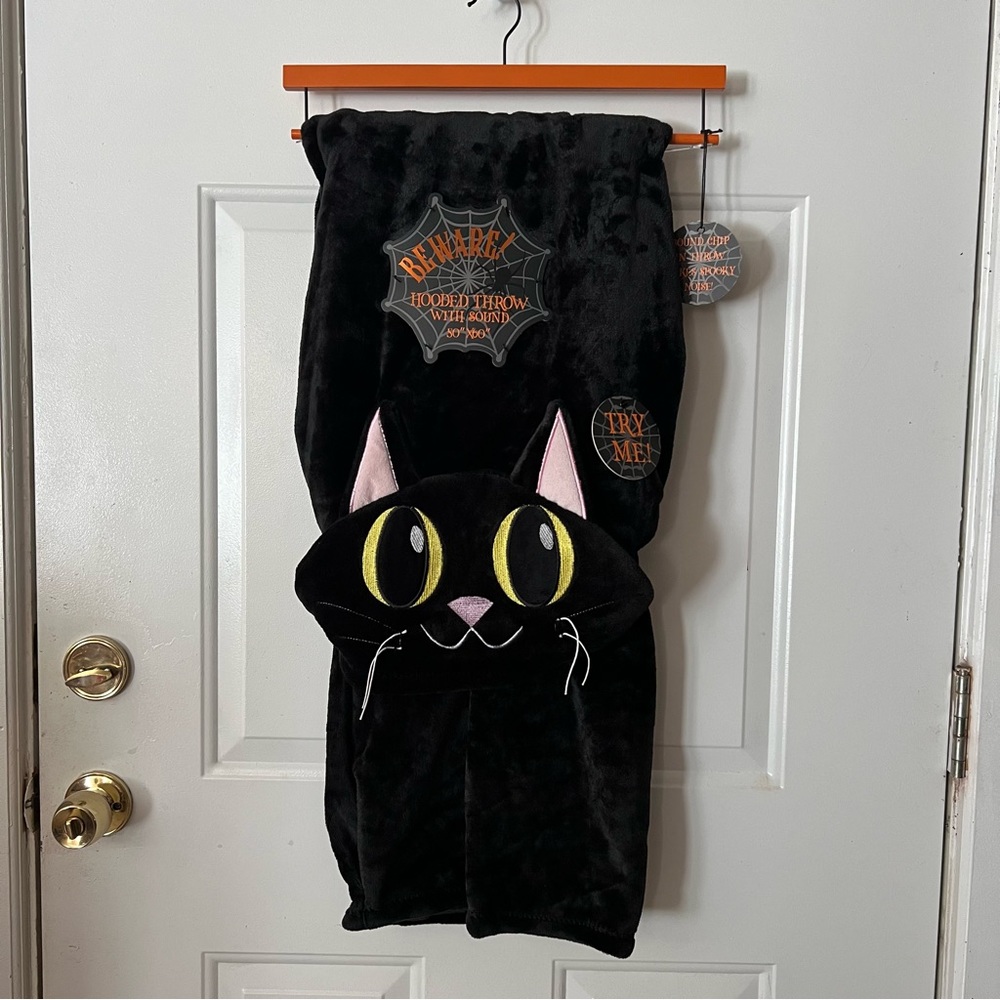 NWT Halloween Black Cat Hooded Throw with Sound
